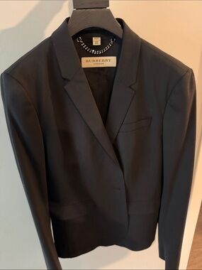 Burberry Black womens Slim Single-Breasted Blazer